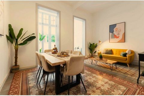 A home that combines history and modernity, ideal for those looking for space and comfort. With 130 m² built and 120 m² useful, this apartment offers three spacious double bedrooms, one of them open-plan thanks to the unification of two spaces. Enjoy...