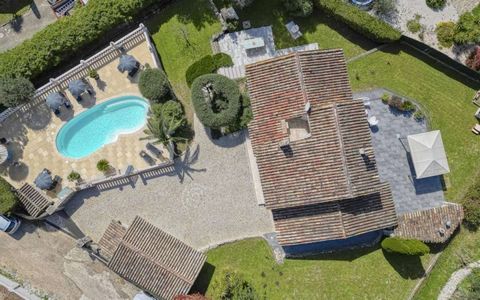 Magnificent charming stone villa with swimming pool - PeymeinadeLocated in a quiet and residential area, come and discover this beautiful 245 m² stone villa with 185 m² of living space offering an unobstructed view facing East - South - West.The vill...