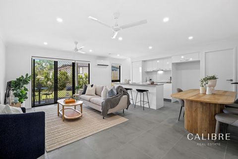 Tucked away in the highly regarded 52 Highgrove complex (also known as 85 Menser Street), this modern four-bedroom townhouse offers a perfect blend of style, space, and convenience. With a well-designed layout, quality finishes, and access to resort-...