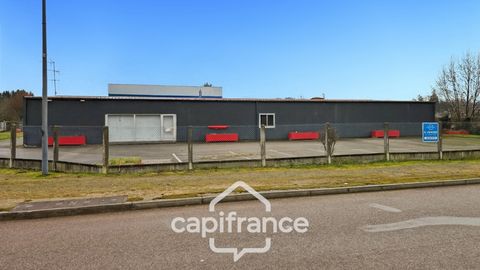 Situé à 25 minutes de CHALON SUR SAONE et 20 minutes de BEAUNE, sur la commune de SAINT LEGER SUR DHEUNE, dans une zone artisanale et commerciale. Je vous propose en exclusivité, ce local de 628 m² à la vente construit en 1988. Le local se compose d'...