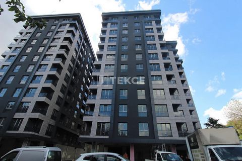 Appartementen in een gezinsvriendelijk wooncomplex met uitzicht op het bos in Eyupsultan Alibeykoy De appartementen zijn gelegen in Eyüpsultan, Alibeyköy waarvan de waarde groeit met de dag. Alibeyköy is het nieuwe investeringscentrum met zijn korte ...