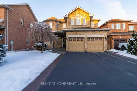 WELCOME TO 2197 WHITECLIFFE WAY BEING OFFERED FOR THE FIRST TIME-ORIGINAL OWNERS. THIS QUIET STREET IS LOCATED STEPS TO TOP RANKED SCHOOLS, TRANSIT, NEW OAKVILLE HOSPITAL, PARKS & MAJOR HIGHWAYS. THIS PREMIUM TRADITIONAL DEPTH LOT IS 48.06' X 153.35'...