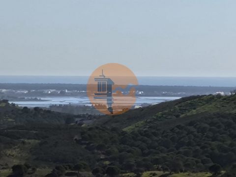 TERRENO DI 99.400 M2 - VISTA MARE - POSSIBILITÀ DI COSTRUZIONE - ABITAZIONE E TURISMO - BOTELHAS - VALE ANDREU - CASTRO MARIM - ALGARVE Terreno di 99.400 m2 - Vicino a Botelhas - Vale Andreu - Castro Marim - Algarve. Vista panoramica sulle montagne d...