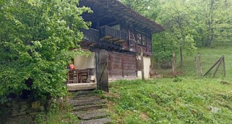 SUPRIMMO Agency: ... This property represents an exceptional opportunity for those who appreciate traditional Bulgarian architecture and the tranquility of nature. The two-storey house is authentically preserved and well maintained, located in the he...