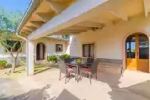 You will find yourself in the most absolute calm and privacy in this beautiful country house made up of two small buildings and exteriors full of life, with trees, plants and land. Both the porch and the terrace, well furnished, are perfect for prepa...