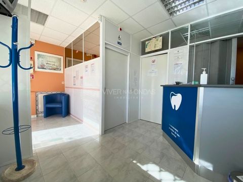 OFFER OF THE DEED. LEASED shop operating as a dental clinic. Unmissable deal for health professionals or investors. Clinic designed by an architect, consisting of 3 independent offices, a sterilization room and 3 WC`s, one of which is adapted for peo...