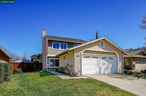 Welcome to this beautiful 3-bedroom, 2.5-bath home located in the highly desirable Mota Ranch with incredible VIEWS! With 1,495 square feet of living space, this updated home offers the perfect blend of comfort, style, and functionality, ideal for th...