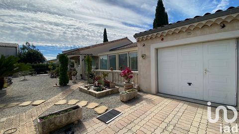 iad France - Christophe Bizzozzero vous propose: Montélimar - Maison de plain-pied - 117m2 - 137m2 utile - 4 chambres Située en fond d'impasse, quartier sud de Montélimar, au calme et très proche des commerces et commodités, villa de 2003 sur vide sa...