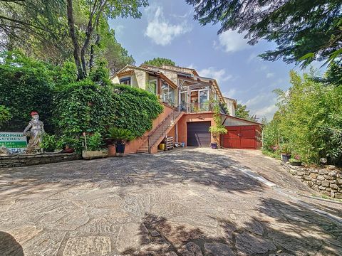 À vendre – Villa familiale 5 pièces avec dépendances, grand jardin & vue dégagée – Bédarieux