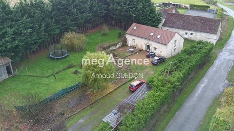 MAISON INDIVIDUELLE RÉNOVÉE 5 PIÈCES (107 M²) SUR PARC EXCEPTIONNEL (1800 M²) - Vernoil-le-Fourrier