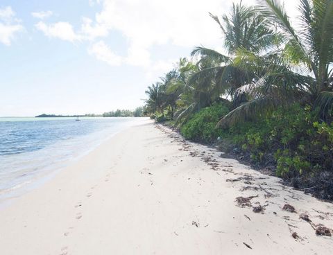 Strandterrein gelegen aan Pleasant Bay ongeveer 22 mijl ten zuiden van Congo Town Airport. 132 ft. van het strand gevel en bestaat uit 0,6 hectare.