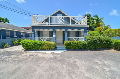 Ready for your new office? This island cottage style building is centrally located in Palmdale, has been revitalized redone, and with extra space added to the separate back storage building. The septic tank has been relocated to facilitate building e...