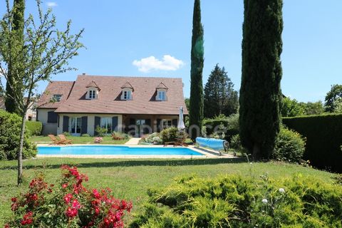 Dpt Saône et Loire (71), à vendre maison P10 de 251 m² - Terrain de 1 980,00 m²