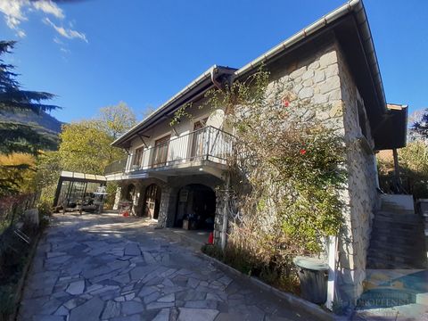 Lourdes, villa raised on three levels with land of 870 m2 composed on the ground floor of a beautiful entrance, living-dining room of 41 m2, independent kitchen, bedroom, bathroom, bedroom with private bathroom. Upstairs: 2 bedrooms, bathroom and att...