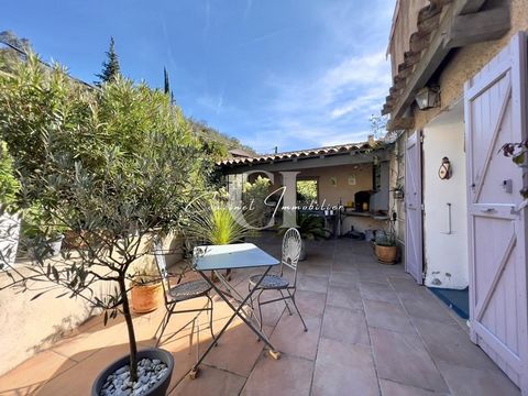 The Couzinet agency invites you to discover exclusively in the heart of Signes, a small Provencal village this magnificent village house T5, about 188 m2 accompanied by its two garages and a magnificent terrace, close to the center of the village and...