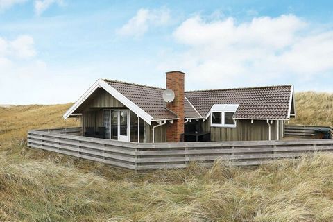 With a wonderful location in the 1st dune row, directly adjacent to the conservation line approx. 100 m and a few minutes walk from the North Sea and the large sandy beach, you are in this well-appointed holiday cottage secured the best environment f...