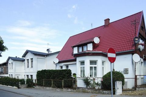 The cozy apartment, located in an apartment complex, is located in Miedzyzdroje on the island of Wolin, which is especially popular with tourists in summer, only 200 m from the sandy beach and the Baltic Sea - ideal for a great holiday! The lively bo...