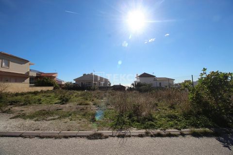 Grundstück mit Meerblick in der Nähe des Flughafens in Benalmadena Benalmadena liegt an der Costa del Sol, die für ihre schönen Strände und gemütliche Atmosphäre bekannt ist. Benalmadena ist in drei Bereiche unterteilt. Diese sind Benalmadena Pueblo,...