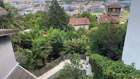Ref 67752: Near the center of Lyon, town house with panoramic view. The living space is spread over 3 levels. A pleasant living room opens onto a balcony, 1 equipped kitchen with access to the terrace. Night side, 4 bedrooms, 1 bathroom, 1 shower roo...