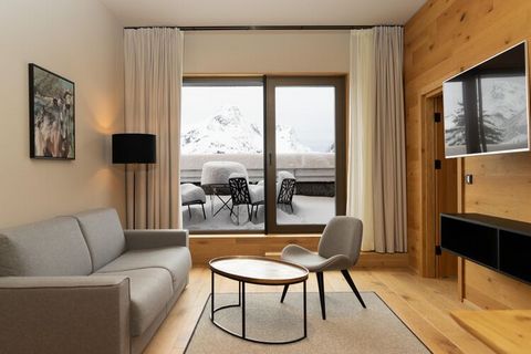 Un appartement de haute qualité meublé de façon moderne avec beaucoup de bois naturel et de pierre naturelle vous attend à Schröcken - un haut plateau ensoleillé au milieu des montagnes du Bregenzerwald. En hiver, il y a 88 remontées mécaniques et en...