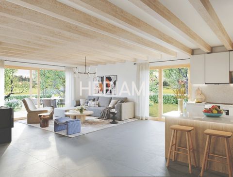 Located in a haven of peace, at the gates of the old town of Annecy, this triplex villa will seduce you with its luxurious services. It consists of a living room of more than 50m2 with loggia with panoramic views of the mountains, 3 bedrooms includin...