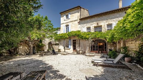 In the heart of the charming village of Fontvieille, this handsome, stone-built period farmhouse has retained all the charm of yesteryear, with lovely original features and 'parefeuille'flooring in the main rooms. The location is ideal, the village c...