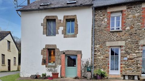 CÔTES D'ARMOR - Plumieux *** Offer accepted *** Quirky and charming semi-detached 2 bed cottage over 3 floors on the edge of an active village with a beautiful lake nearby. Attached cottage-garden and terrace at the rear, perfect for growing vegetabl...
