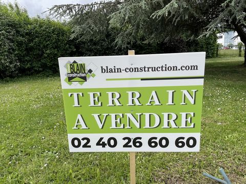 Votre terrain constructible à Donges : Venez découvrir ce terrain constructible de 699 m2 à Donges en Loire-Atlantique (44), à 15 mn de Saint-Nazaire (Immaculée). Une opportunité de l’agence Groupe BLAIN CONSTRUCTION de Saint-Nazaire. Cette parcelle ...