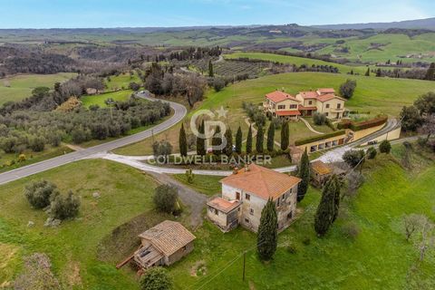 Villa located in a panoramic area at the foot of Volterra. The building is a terraced house consisting of two floors above ground with a private garden which allows you to enjoy a relaxing atmosphere and land of approximately 5 H. The property consis...