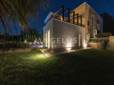 Angelus real estate presents you a luxurious villa by the sea on the island of Čiovo. It is located in Trogir or Okrug, on the western side of the island of Čiovo. What makes Čiovo special is the abundance of beautiful bays, hidden beaches and incred...