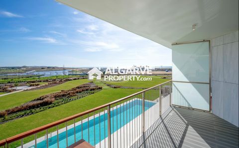 Located in Armação de Pêra. Welcome to your dream retreat at Armação de Pera. This luxurious two-bedroome apartment boasts unparalleled comfort and breathtaking sea views, offering a tranquil escape surrounded by nature's beauty. As you step into thi...