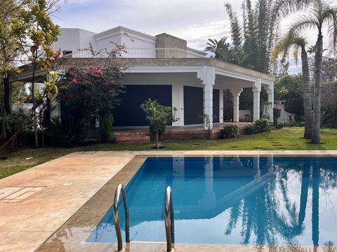 Located in Rabat. Located in a sought-after neighborhood of Rabat, this large house offers all the comfort you need for a peaceful and pleasant life. The reception area offers several sitting areas and an elegant dining room perfect for family dinner...