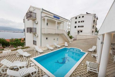 This superb mini-hotel of 7 apartments is in a prime location, just 100 meters from private rocky beach-platforms and 500 meters from a beautiful sandy beach with a café and a restaurant. Situated on the peninsula of Ciovo, it is conveniently located...