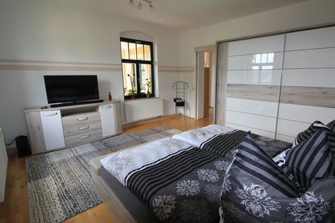Comfortable and new-fangled holiday apartment, measuring 66 square meters, in the Saxon Elbland with a bedroom, living winter garden, kitchen, hallway and bathroom, ideal for 2 guests. The winter garden has large panoramic windows and offers a great ...