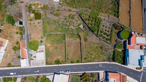 Amazing investment opportunity in El Paso! Urbanizable land of 566m2 for sale in the city center, with permission to build closed buildings of up to 3 floors. This land is the perfect option for those looking to invest in La Palma's real estate marke...