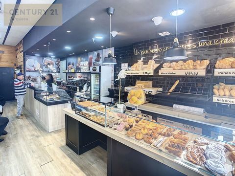 Te presentamos una exclusiva oportunidad de TRASPASO en la vibrante ciudad de Málaga, un local comercial con una ubicación envidiable y una sólida reputación en el sector de la panadería y cafetería. Características Destacadas: Ubicación Estratégica:...