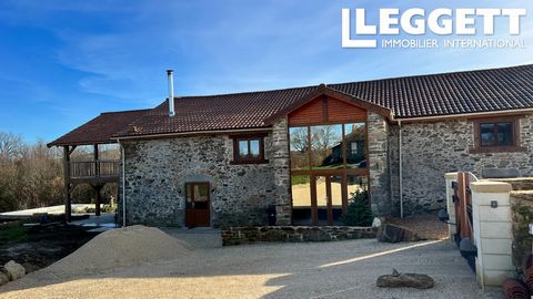 A26862LC87 - Beautiful example of a prestige barn conversion. The enormous luminous rooms have modern touches and retain much character with exposed stone walls and feature beams. Fully insulated, this property has a super energy efficient rating. Si...