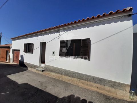 If you are looking for a charming villa, this is the perfect opportunity for you. Located in the picturesque village of Odivelas, 13 km from the village of Ferreira do Alentejo, this 3 bedroom villa offers a cozy and peaceful environment for you and ...