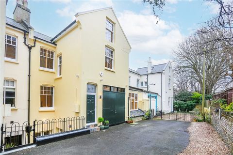 Albany Mews offers a rare opportunity to be the custodian of a beautiful period mews house accessed from Fourth Avenue in Hove. Originally designed as a stable and coach house, this quiet private road is Hove’s best kept secret. Upon entry, you're im...