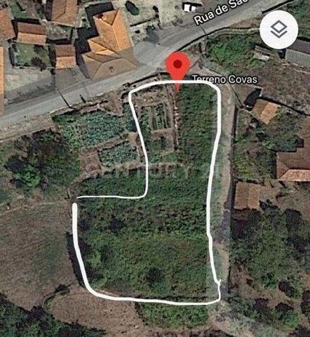 Spectacular land with 1,409 M2 of Total Area. Elegantly inserted in the local landscape of Alto Minho, endowed with green areas, where the highest standards of quality and environmental sustainability are ensured. It has an approved but expired PIP t...
