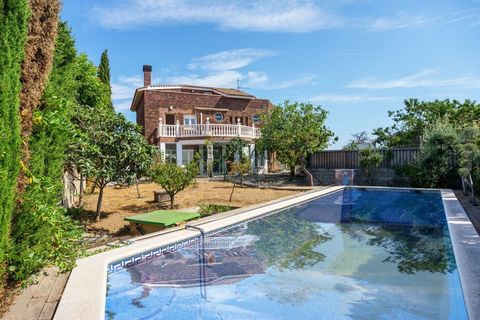 Detached Villa in Teià, with 6.027.840 ft2, 5 rooms and 5 bathrooms, Swimming pool, Storage room and Air conditioning. Features: - SwimmingPool - Air Conditioning