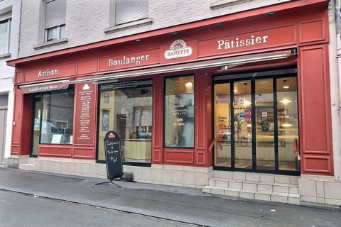 Fonds de commerce de Boulangerie-Patisserie à Solesmes 59730 ( 4400 habitants), belle activité avec un beau pignon sur rue commerçante ! Les murs pourront evnentuellment faire l'objet de vente également .