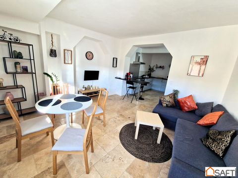 Safti invite you to come and discover in the heart of downtown Apt this little gem on the 3rd floor out of 3. Very bright apartment with a south facing orientation. The living room, of about 30m² includes the living/dining room with its open fitted k...