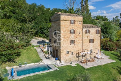 Saludecio - Prestigious Property with Tower and Panoramic View We present for sale a rare and fascinating property with unique characteristics, located a few km from the town of Saludecio. This magnificent tower dates back to the early 1400's and was...