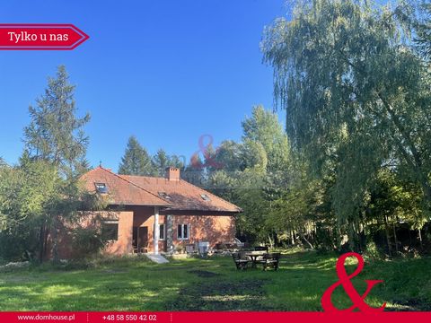 Detached single-storey house with an attic with an area of approx. 250 m2. The property is located on a beautiful building plot with an area of 3000 m2. The property currently operates in the short-term rental formula - it consists of seven bedrooms ...