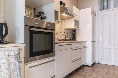 A spacious two-room apartment with its own kitchen and bathroom near the Wiener Stadthalle, Lugner City and the well-connected Westbahnhof. We offer FREE OF CHARGE: ✔ Self-check-in ✔ Coffee machine ✔ High-speed internet. ✔ Smart TV, including Netflix...