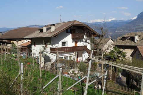 Holiday apartment at the Quartergraunerhof fruit and wine farm for two to four people. From the terrace you have a beautiful view over the valley.