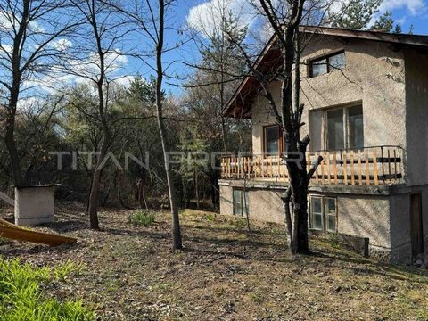 If you are looking for an opportunity to live in a village or a weekend destination outside the big city, then Titan Properties has the right offer for you, namely: a two-storey villa located in the villa zone Chatarlaka, the land of the village of L...