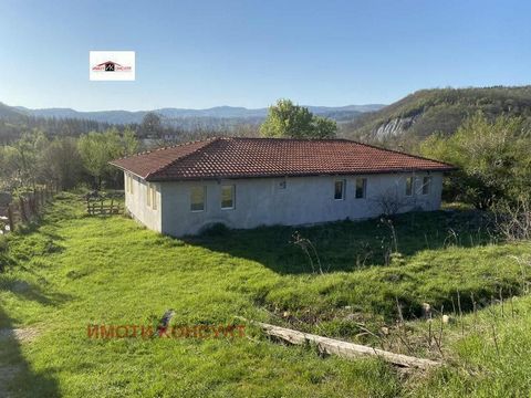 Property Consult Agency offers you for sale a new built house in the village of Marjan. The village of Marian is located about 8 km east of elena, on the road to the town of Sliven. It is located at an equal location at 300 m above sea level between ...