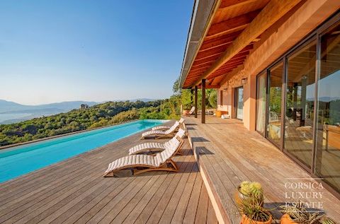 Overlooking nature and the sea, this architecs house offers panoramic views on the gulf of Ajaccio. For more information in english, please give us a call or reach us by email.